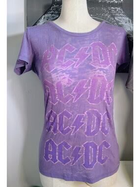 CLASSIC ROCK VINTAGE OR PRE-WORN T-SHIRT ***AC/DC***